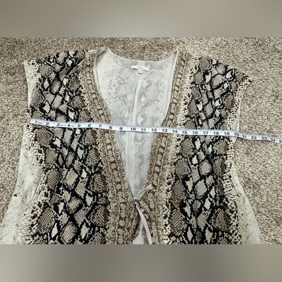 JOIE BETHWYN SNAKESKIN PRINT SHORT SLEEVE V-NECK WRAP DRESS PORCELA Sz L - Picture 8 of 9